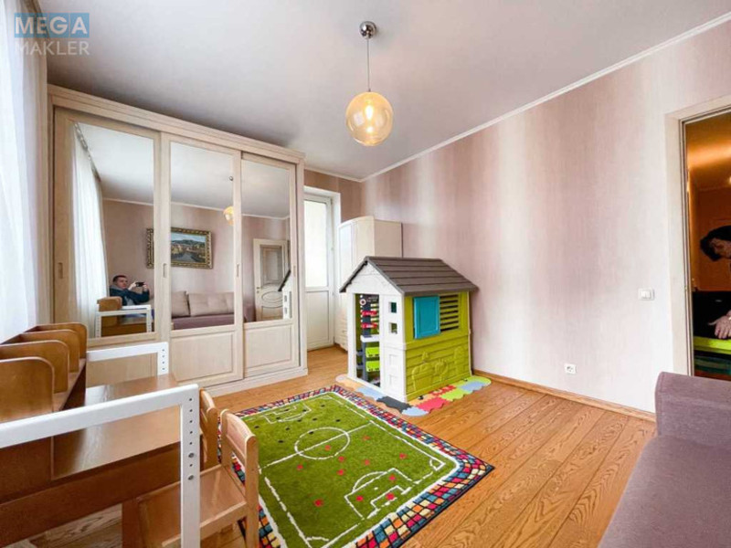 Продаж 4 кімнатної квартири (133/85/14,2), 14 пов. 24 пов. будинку, <a class="location-link" href="/kiev/" title="Недвижимость Київ">Київ</a>, <a class="location-link" href="/kiev/darnickij/" title="Недвижимость Дарницький район">Дарницький р-н</a>, Срібнокільська вул., 22 (изображение 8)