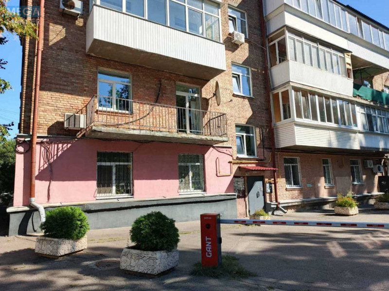 Оренда 3 кімнатної квартири, <a class="location-link" href="/kiev/" title="Недвижимость Київ">Київ</a>, <a class="location-link" href="/kiev/pecherskij/" title="Недвижимость Печерський район">Печерський р-н</a>, Михаила Бойчука ул., 12 (изображение 22)