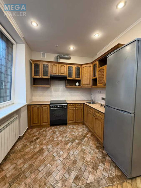 Оренда 3 кімнатної квартири, <a class="location-link" href="/kiev/" title="Недвижимость Київ">Київ</a>, <a class="location-link" href="/kiev/pecherskij/" title="Недвижимость Печерський район">Печерський р-н</a>, Михаила Бойчука ул., 9/12 (изображение 4)