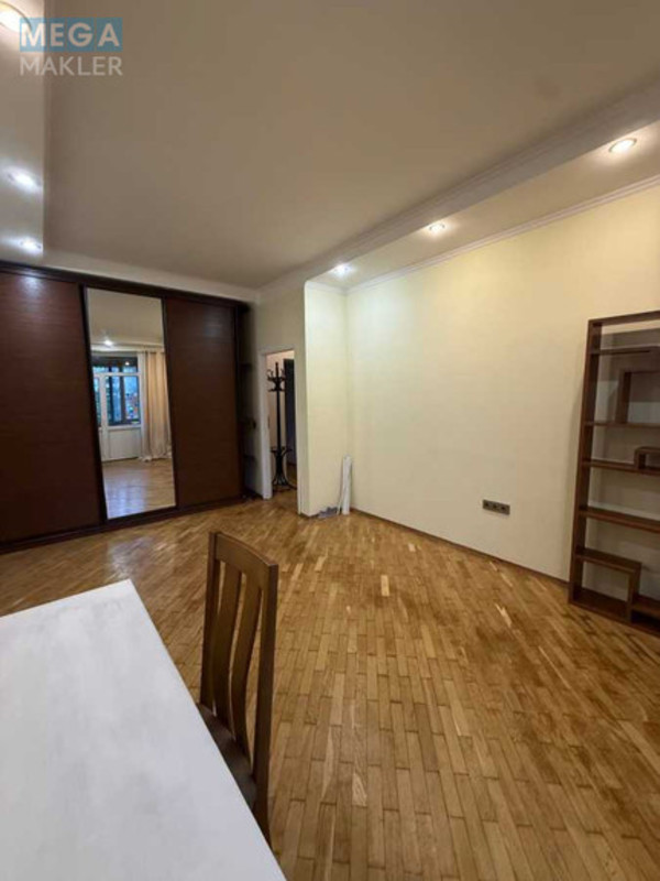 Оренда 3 кімнатної квартири, <a class="location-link" href="/kiev/" title="Недвижимость Київ">Київ</a>, <a class="location-link" href="/kiev/pecherskij/" title="Недвижимость Печерський район">Печерський р-н</a>, Михаила Бойчука ул., 9/12 (изображение 6)
