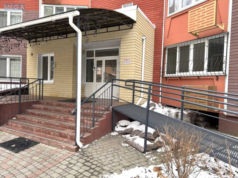 Оренда 1 кімнатної квартири, <a class="location-link" href="/kiev/" title="Недвижимость Київ">Київ</a>, <a class="location-link" href="/kiev/goloseevskij/" title="Недвижимость Голосіївський район">Голосіївський р-н</a>, Ломоносова ул., 83г (изображение 23)