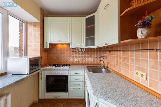Продаж 2 кімнатної квартири (43/27,7/5,8), 9 пов. 9 пов. будинку, <a class="location-link" href="/kiev/" title="Недвижимость Київ">Київ</a>, <a class="location-link" href="/kiev/pecherskij/" title="Недвижимость Печерський район">Печерський р-н</a>, Кловський узвіз, 12а (изображение 11)