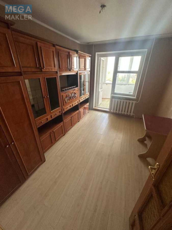 Продаж 3 кімнатної квартири (65/?/?), 8 пов. 9 пов. будинку, <a class="location-link" href="/rovno/" title="Недвижимость Рівне">Рівне</a>, Млинівська, 33 (изображение 2)
