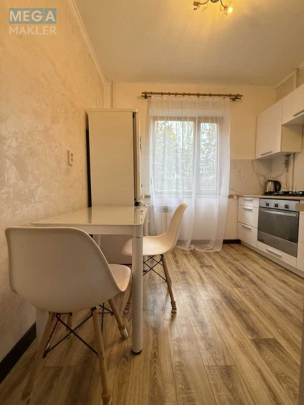 Оренда 2 кімнатної квартири, <a class="location-link" href="/kiev/" title="Недвижимость Київ">Київ</a>, <a class="location-link" href="/kiev/svyatoshinskij/" title="Недвижимость Святошинський район">Святошинський р-н</a>, Жмеринська вул., 36 (изображение 2)