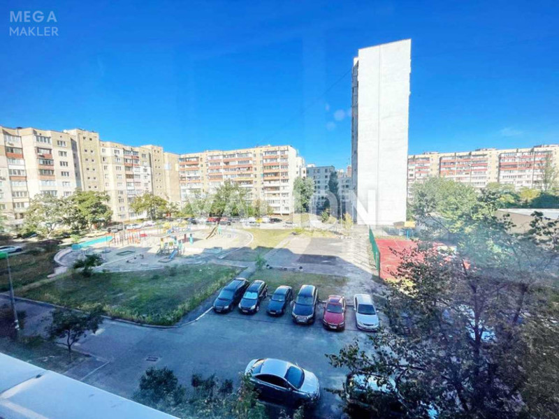 Продаж 3 кімнатної квартири (70/42/7), 4 пов. 9 пов. будинку, <a class="location-link" href="/kiev/" title="Недвижимость Київ">Київ</a>, <a class="location-link" href="/kiev/darnickij/" title="Недвижимость Дарницький район">Дарницький р-н</a>, Декабристів вул., 5 (изображение 9)