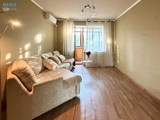 Продаж 2 кімнатної квартири (43/28/6), 4 пов. 5 пов. будинку, <a class="location-link" href="/kiev/" title="Недвижимость Київ">Київ</a>, <a class="location-link" href="/kiev/solomenskij/" title="Недвижимость Солом'янський район">Солом'янський р-н</a>, Юліуса Фучика вул., 7 (изображение 4)