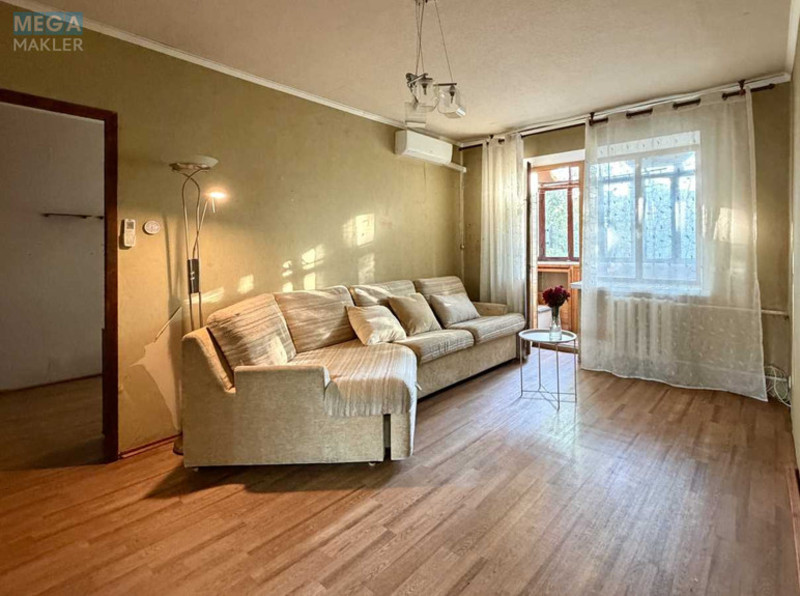 Продаж 2 кімнатної квартири (43/28/6), 4 пов. 5 пов. будинку, <a class="location-link" href="/kiev/" title="Недвижимость Київ">Київ</a>, <a class="location-link" href="/kiev/solomenskij/" title="Недвижимость Солом'янський район">Солом'янський р-н</a>, Юліуса Фучика вул., 7 (изображение 5)