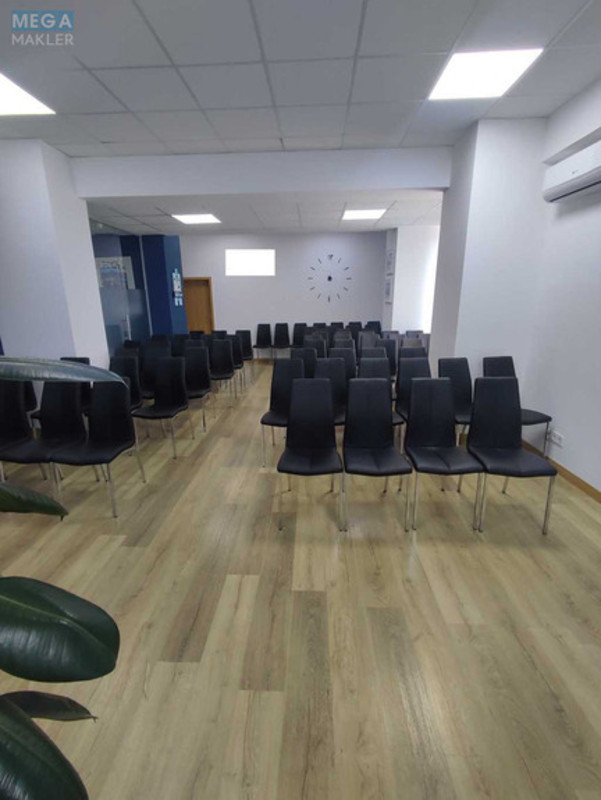 Оренда комерційної нерухомості, 215&nbsp;кв.м, под офис, <a class="location-link" href="/kiev/" title="Недвижимость Київ">Київ</a>, <a class="location-link" href="/kiev/dneprovskij/" title="Недвижимость Дніпровський район">Дніпровський р-н</a>, Евгения Сверстюка ул., 11 (изображение 9)