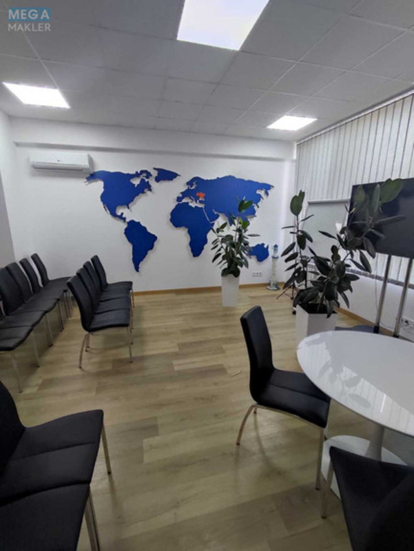 Оренда комерційної нерухомості, 215&nbsp;кв.м, под офис, <a class="location-link" href="/kiev/" title="Недвижимость Київ">Київ</a>, <a class="location-link" href="/kiev/dneprovskij/" title="Недвижимость Дніпровський район">Дніпровський р-н</a>, Евгения Сверстюка ул., 11 (изображение 10)