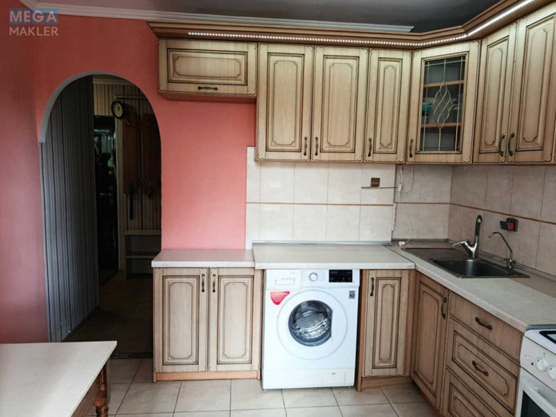 Оренда 1 кімнатної квартири, <a class="location-link" href="/kiev/" title="Недвижимость Київ">Київ</a>, <a class="location-link" href="/kiev/dneprovskij/" title="Недвижимость Дніпровський район">Дніпровський р-н</a>, Березняківська вул., 2 (изображение 2)
