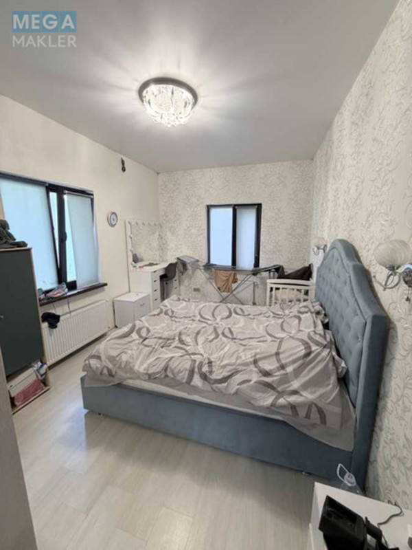 Продаж дома, 3&nbsp;поверху, 400&nbsp;кв.м, 3&nbsp;кімнати, ділянка 4&nbsp;сотки, <a class="location-link" href="/kiev/" title="Недвижимость Київ">Київ</a>, <a class="location-link" href="/kiev/desnyanskij/" title="Недвижимость Деснянський район">Деснянський р-н</a>, Броварський просп., 47а (изображение 2)