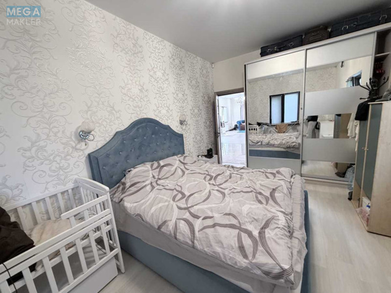 Продаж дома, 3&nbsp;поверху, 400&nbsp;кв.м, 3&nbsp;кімнати, ділянка 4&nbsp;сотки, <a class="location-link" href="/kiev/" title="Недвижимость Київ">Київ</a>, <a class="location-link" href="/kiev/desnyanskij/" title="Недвижимость Деснянський район">Деснянський р-н</a>, Броварський просп., 47а (изображение 3)