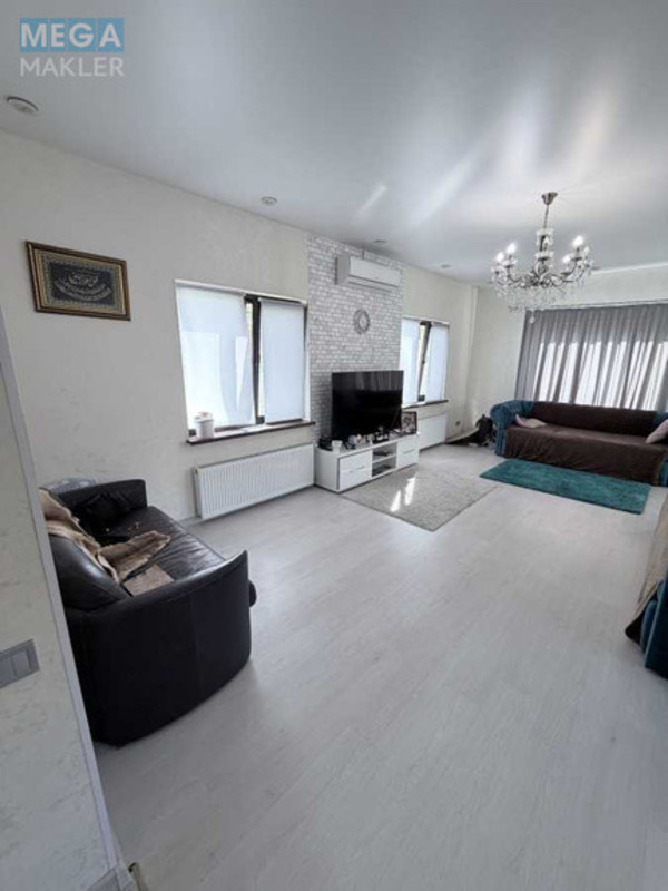 Продаж дома, 3&nbsp;поверху, 400&nbsp;кв.м, 3&nbsp;кімнати, ділянка 4&nbsp;сотки, <a class="location-link" href="/kiev/" title="Недвижимость Київ">Київ</a>, <a class="location-link" href="/kiev/desnyanskij/" title="Недвижимость Деснянський район">Деснянський р-н</a>, Броварський просп., 47а (изображение 4)
