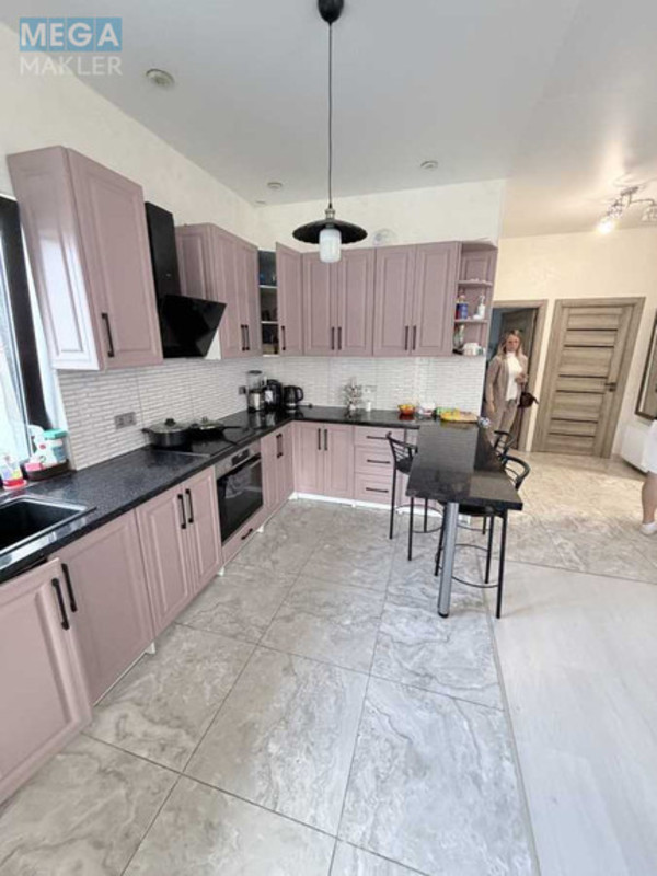 Продаж дома, 3&nbsp;поверху, 400&nbsp;кв.м, 3&nbsp;кімнати, ділянка 4&nbsp;сотки, <a class="location-link" href="/kiev/" title="Недвижимость Київ">Київ</a>, <a class="location-link" href="/kiev/desnyanskij/" title="Недвижимость Деснянський район">Деснянський р-н</a>, Броварський просп., 47а (изображение 7)