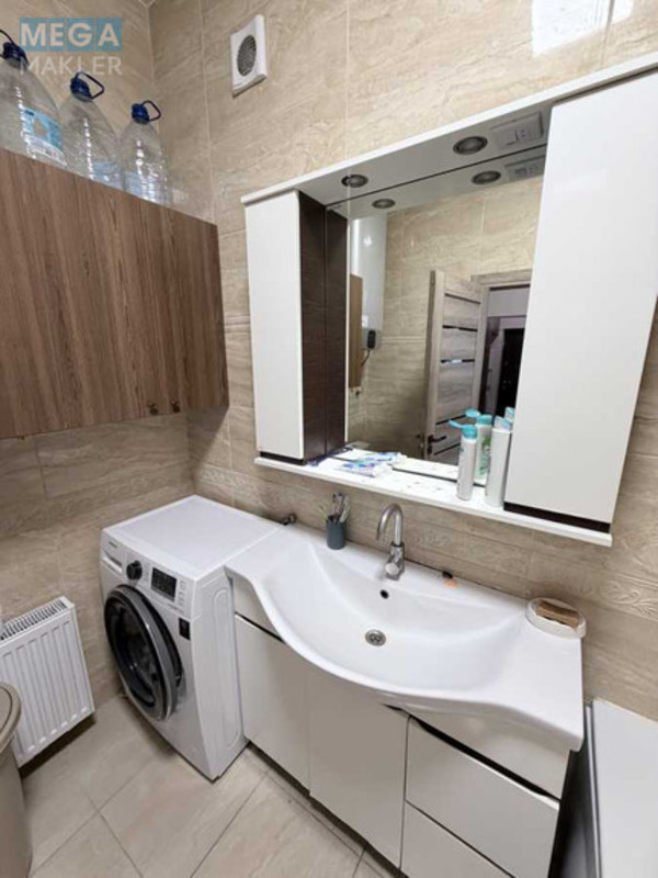 Продаж дома, 3&nbsp;поверху, 400&nbsp;кв.м, 3&nbsp;кімнати, ділянка 4&nbsp;сотки, <a class="location-link" href="/kiev/" title="Недвижимость Київ">Київ</a>, <a class="location-link" href="/kiev/desnyanskij/" title="Недвижимость Деснянський район">Деснянський р-н</a>, Броварський просп., 47а (изображение 10)