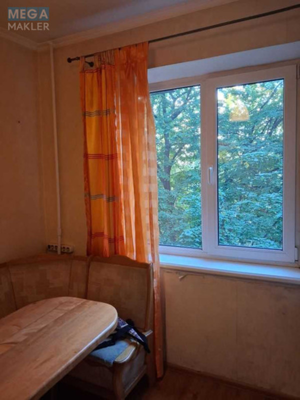 Продаж 2 кімнатної квартири (51,4/?/7,6), 4 пов. 9 пов. будинку, <a class="location-link" href="/kiev/" title="Недвижимость Київ">Київ</a>, <a class="location-link" href="/kiev/svyatoshinskij/" title="Недвижимость Святошинський район">Святошинський р-н</a>, Семашка вул., 17 (изображение 4)