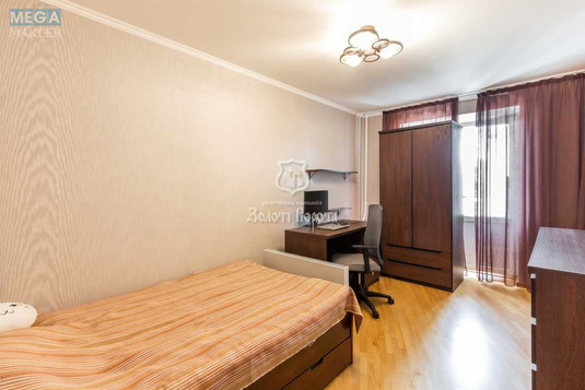 Продаж 4 кімнатної квартири (81,9/52/11), 7 пов. 9 пов. будинку, <a class="location-link" href="/kiev/" title="Недвижимость Київ">Київ</a>, <a class="location-link" href="/kiev/shevchenkovskij/" title="Недвижимость Шевченківський район">Шевченківський р-н</a>, Салютна вул., 4а (изображение 6)