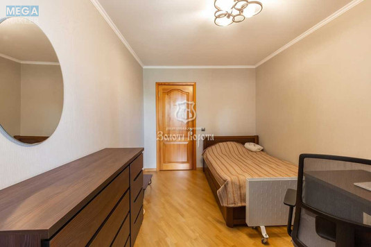Продаж 4 кімнатної квартири (81,9/52/11), 7 пов. 9 пов. будинку, <a class="location-link" href="/kiev/" title="Недвижимость Київ">Київ</a>, <a class="location-link" href="/kiev/shevchenkovskij/" title="Недвижимость Шевченківський район">Шевченківський р-н</a>, Салютна вул., 4а (изображение 8)