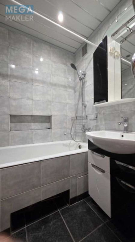 Оренда 3 кімнатної квартири, <a class="location-link" href="/kiev/" title="Недвижимость Київ">Київ</a>, <a class="location-link" href="/kiev/solomenskij/" title="Недвижимость Солом'янський район">Солом'янський р-н</a>, Петра Радченка вул., 12 (изображение 20)