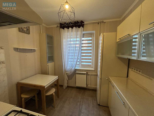Продаж 3 кімнатної квартири (74,5/42/7,5), 1 пов. 10 пов. будинку, <a class="location-link" href="/kiev/" title="Недвижимость Київ">Київ</a>, <a class="location-link" href="/kiev/goloseevskij/" title="Недвижимость Голосіївський район">Голосіївський р-н</a>, Ломоносова ул., 8 (изображение 2)