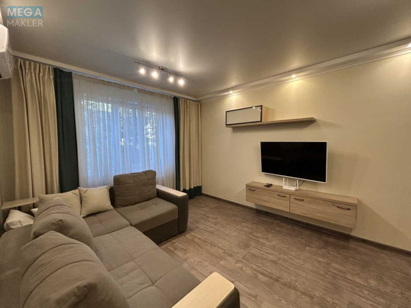 Продаж 3 кімнатної квартири (74,5/42/7,5), 1 пов. 10 пов. будинку, <a class="location-link" href="/kiev/" title="Недвижимость Київ">Київ</a>, <a class="location-link" href="/kiev/goloseevskij/" title="Недвижимость Голосіївський район">Голосіївський р-н</a>, Ломоносова ул., 8 (изображение 3)