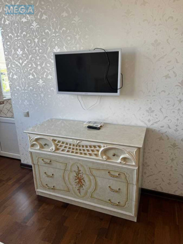 Оренда 3 кімнатної квартири, <a class="location-link" href="/kiev/" title="Недвижимость Київ">Київ</a>, <a class="location-link" href="/kiev/pecherskij/" title="Недвижимость Печерський район">Печерський р-н</a>, Василя Тютюнника вул., 37/1 (изображение 9)