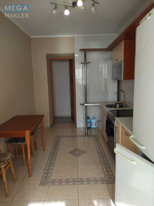 Оренда 1 кімнатної квартири, <a class="location-link" href="/kiev/" title="Недвижимость Київ">Київ</a>, <a class="location-link" href="/kiev/pecherskij/" title="Недвижимость Печерський район">Печерський р-н</a>, Старонаводницкая ул., 8а (изображение 3)