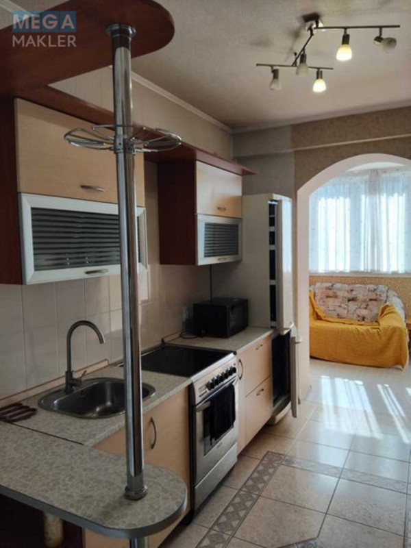 Оренда 1 кімнатної квартири, <a class="location-link" href="/kiev/" title="Недвижимость Київ">Київ</a>, <a class="location-link" href="/kiev/pecherskij/" title="Недвижимость Печерський район">Печерський р-н</a>, Старонаводницкая ул., 8а (изображение 5)