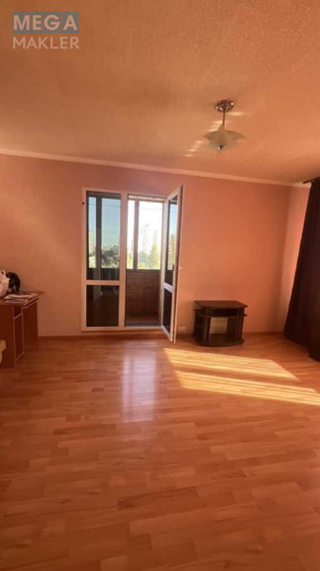 Продаж 1 кімнатної квартири (33/15/7), 6 пов. 9 пов. будинку, <a class="location-link" href="/kiev/" title="Недвижимость Київ">Київ</a>, <a class="location-link" href="/kiev/obolonskij/" title="Недвижимость Оболонський район">Оболонський р-н</a>, Героїв Сталінграду просп., 38 (изображение 5)