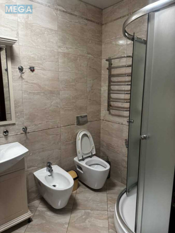 Оренда 3 кімнатної квартири, <a class="location-link" href="/kiev/" title="Недвижимость Київ">Київ</a>, <a class="location-link" href="/kiev/pecherskij/" title="Недвижимость Печерський район">Печерський р-н</a>, Євгена Коновальця вул., 36-В (изображение 11)