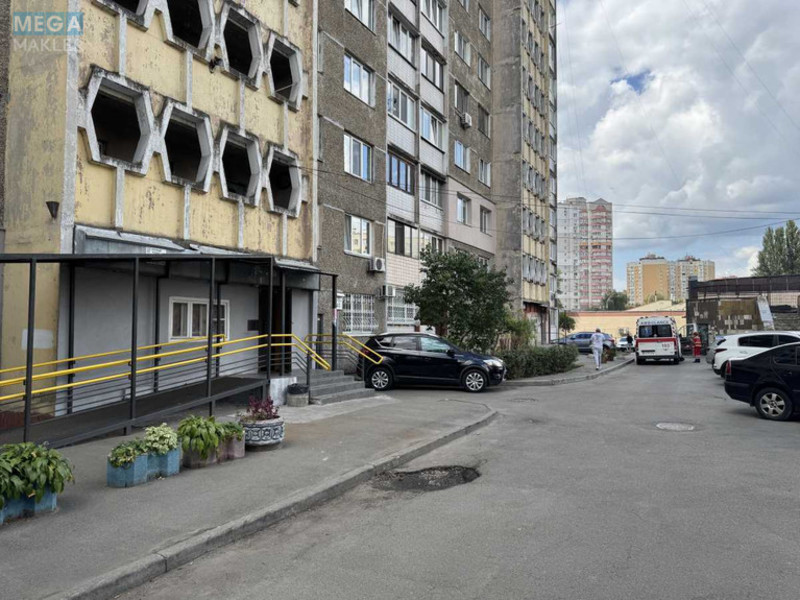 Продаж 3 кімнатної квартири (73/42/8), 3 пов. 16 пов. будинку, <a class="location-link" href="/kiev/" title="Недвижимость Київ">Київ</a>, <a class="location-link" href="/kiev/solomenskij/" title="Недвижимость Солом'янський район">Солом'янський р-н</a>, Вадима Гетьмана вул., 40 (изображение 22)