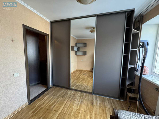 Продаж 3 кімнатної квартири (72/41/8), 5 пов. 9 пов. будинку, <a class="location-link" href="/kiev/" title="Недвижимость Київ">Київ</a>, <a class="location-link" href="/kiev/goloseevskij/" title="Недвижимость Голосіївський район">Голосіївський р-н</a>, Ломоносова ул., 24 (изображение 8)