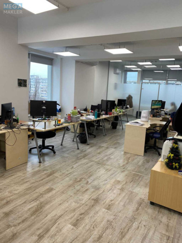 Оренда комерційної нерухомості, 222&nbsp;кв.м, под офис, <a class="location-link" href="/kiev/" title="Недвижимость Київ">Київ</a>, <a class="location-link" href="/kiev/dneprovskij/" title="Недвижимость Дніпровський район">Дніпровський р-н</a>, Евгения Сверстюка ул., 11 (изображение 8)