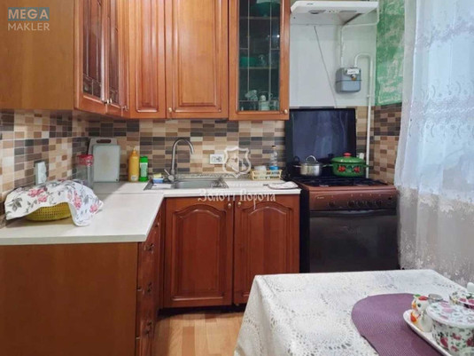Продаж 3 кімнатної квартири (74/35/12), 1 пов. 4 пов. будинку, <a class="location-link" href="/gogolev/" title="Недвижимость Гоголів">Гоголів</a>, Європейська, 5 (изображение 3)