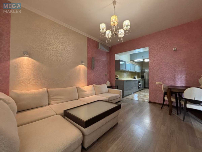 Продаж 2 кімнатної квартири (52/32/10), 5 пов. 5 пов. будинку, <a class="location-link" href="/kiev/" title="Недвижимость Київ">Київ</a>, <a class="location-link" href="/kiev/goloseevskij/" title="Недвижимость Голосіївський район">Голосіївський р-н</a>, Велика Васильківська вул., 84 (изображение 2)