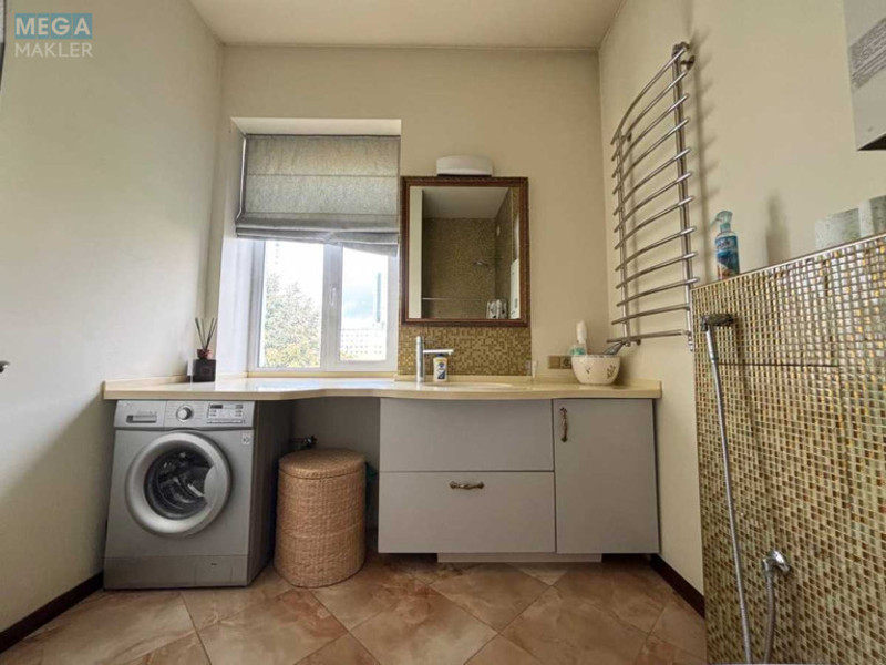 Продаж 2 кімнатної квартири (52/32/10), 5 пов. 5 пов. будинку, <a class="location-link" href="/kiev/" title="Недвижимость Київ">Київ</a>, <a class="location-link" href="/kiev/goloseevskij/" title="Недвижимость Голосіївський район">Голосіївський р-н</a>, Велика Васильківська вул., 84 (изображение 7)
