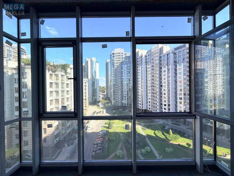 Продаж 2 кімнатної квартири (90/41/27), 9 пов. 20 пов. будинку, <a class="location-link" href="/kiev/" title="Недвижимость Київ">Київ</a>, <a class="location-link" href="/kiev/pecherskij/" title="Недвижимость Печерський район">Печерський р-н</a>, Андрія Верхогляда вул., 22Б (изображение 8)