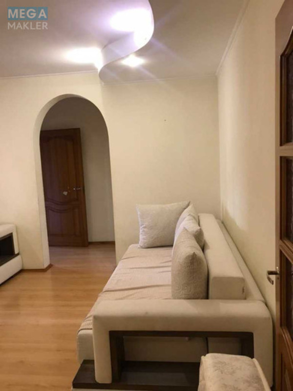 Оренда 2 кімнатної квартири, <a class="location-link" href="/kiev/" title="Недвижимость Київ">Київ</a>, <a class="location-link" href="/kiev/svyatoshinskij/" title="Недвижимость Святошинський район">Святошинський р-н</a>, Святошинская пл., 1 (изображение 5)