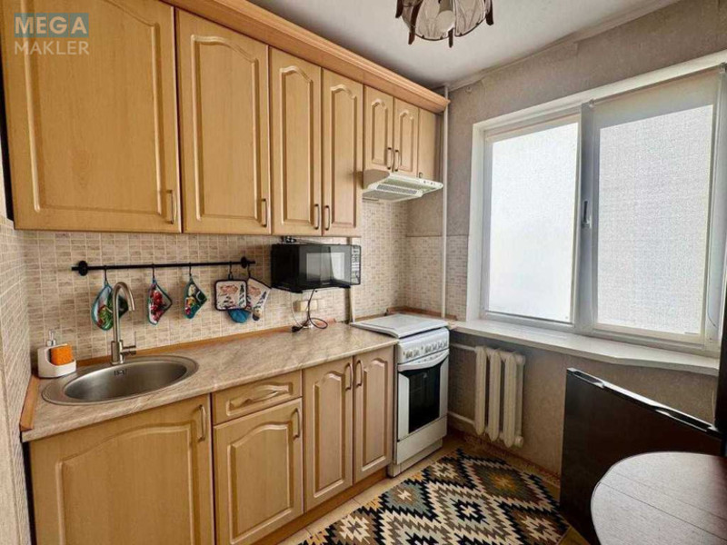 Оренда 2 кімнатної квартири, <a class="location-link" href="/kiev/" title="Недвижимость Київ">Київ</a>, <a class="location-link" href="/kiev/solomenskij/" title="Недвижимость Солом'янський район">Солом'янський р-н</a>, Героїв Севастополя вул., 14 (изображение 6)