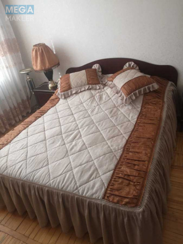 Оренда 2 кімнатної квартири, <a class="location-link" href="/kiev/" title="Недвижимость Київ">Київ</a>, <a class="location-link" href="/kiev/pecherskij/" title="Недвижимость Печерський район">Печерський р-н</a>, Ковпака вул., 4 (изображение 3)