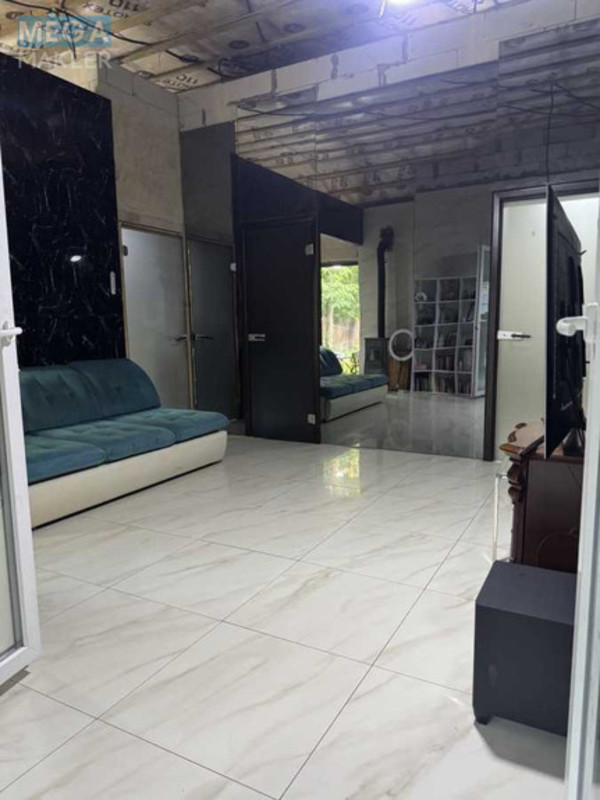 Продаж дома, 1&nbsp; поверх, 123&nbsp;кв.м, 3&nbsp;кімнати, ділянка 8&nbsp;соток, <a class="location-link" href="/kiev/" title="Недвижимость Київ">Київ</a>, <a class="location-link" href="/kiev/darnickij/" title="Недвижимость Дарницький район">Дарницький р-н</a>, Лісова вул. (изображение 8)