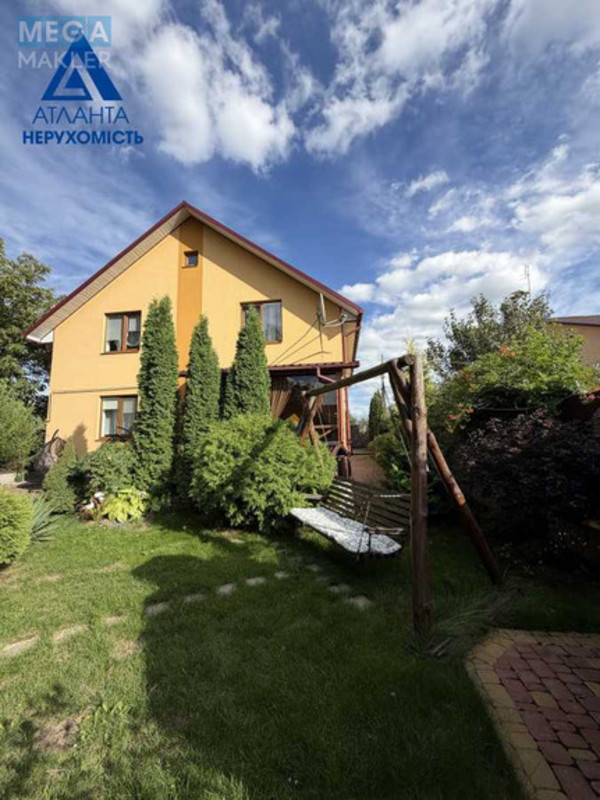 Продаж дома, 2&nbsp;поверху, 197&nbsp;кв.м, 4&nbsp;кімнати, ділянка 5&nbsp;соток, <a class="location-link" href="/lutsk/" title="Недвижимость Луцьк">Луцьк</a>, Миру (изображение 2)
