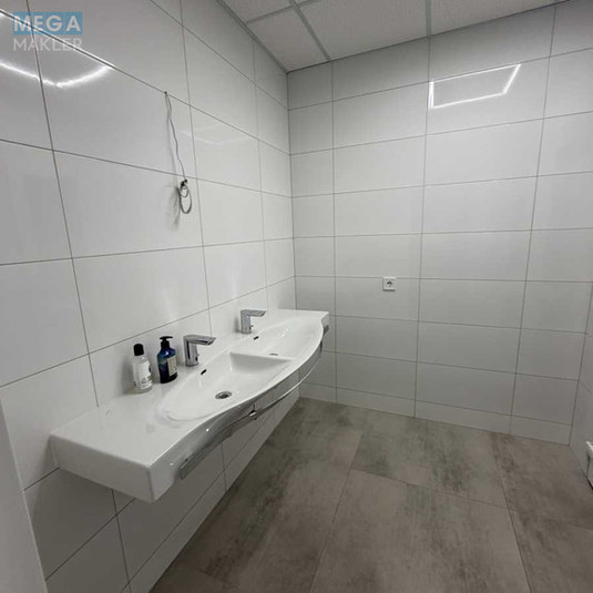 Продаж комерційної нерухомості, 623,90&nbsp;кв.м, <a class="location-link" href="/rovno/" title="Недвижимость Рівне">Рівне</a>, Перший промінь, 7Б (изображение 20)