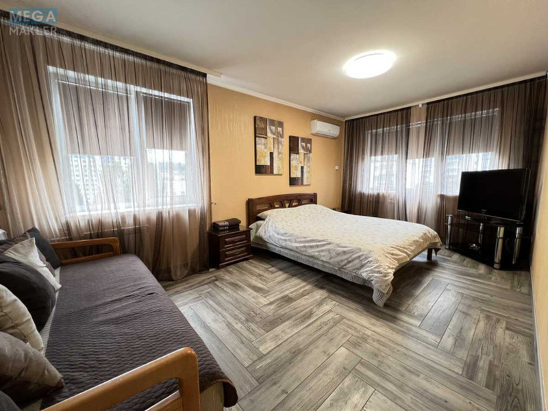 Оренда 2 кімнатної квартири, <a class="location-link" href="/kiev/" title="Недвижимость Київ">Київ</a>, <a class="location-link" href="/kiev/solomenskij/" title="Недвижимость Солом'янський район">Солом'янський р-н</a>, Митрополита Липковского ул., 3 (изображение 2)