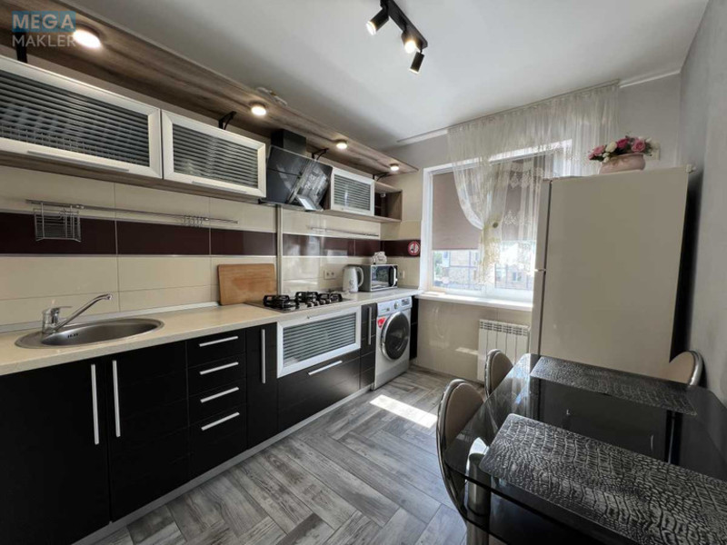 Оренда 2 кімнатної квартири, <a class="location-link" href="/kiev/" title="Недвижимость Київ">Київ</a>, <a class="location-link" href="/kiev/solomenskij/" title="Недвижимость Солом'янський район">Солом'янський р-н</a>, Митрополита Липковского ул., 3 (изображение 12)