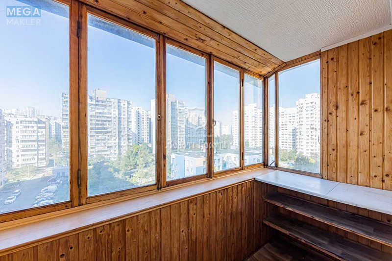 Продаж 3 кімнатної квартири (70/41/9), 8 пов. 10 пов. будинку, <a class="location-link" href="/kiev/" title="Недвижимость Київ">Київ</a>, <a class="location-link" href="/kiev/darnickij/" title="Недвижимость Дарницький район">Дарницький р-н</a>, Миколи Бажана просп., 28в (изображение 9)