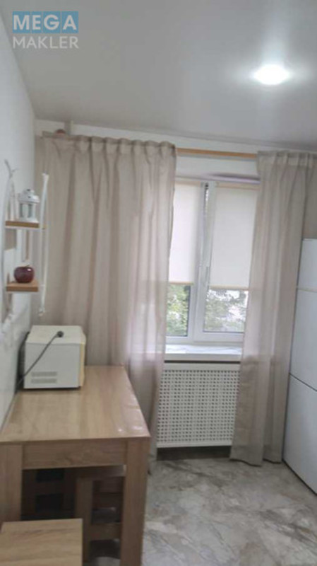 Оренда 3 кімнатної квартири, <a class="location-link" href="/kiev/" title="Недвижимость Київ">Київ</a>, <a class="location-link" href="/kiev/solomenskij/" title="Недвижимость Солом'янський район">Солом'янський р-н</a>, Чоколівський бульв., 29 (изображение 9)