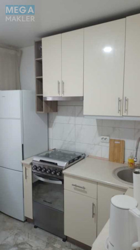 Оренда 3 кімнатної квартири, <a class="location-link" href="/kiev/" title="Недвижимость Київ">Київ</a>, <a class="location-link" href="/kiev/solomenskij/" title="Недвижимость Солом'янський район">Солом'янський р-н</a>, Чоколівський бульв., 29 (изображение 10)