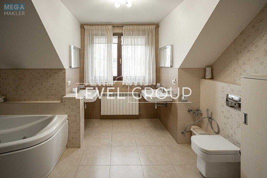 Продаж дома, 2&nbsp;поверху, 262&nbsp;кв.м, 5&nbsp;кімнат, ділянка 12,50&nbsp;соток, <a class="location-link" href="/roslavichi/" title="Недвижимость Рославичі">Рославичі</a>, Юлианська, 53 (изображение 13)