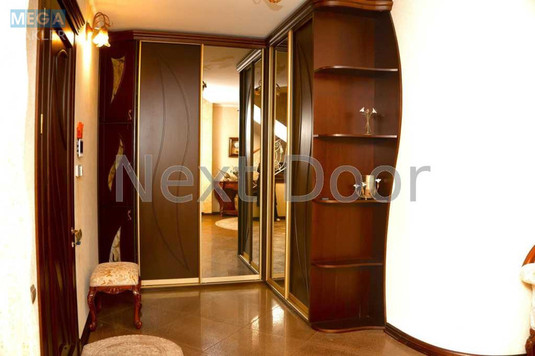 Продаж дома, 2&nbsp;поверху, 327&nbsp;кв.м, 6&nbsp;кімнат, ділянка 10&nbsp;соток, <a class="location-link" href="/kiev/" title="Недвижимость Київ">Київ</a>, <a class="location-link" href="/kiev/desnyanskij/" title="Недвижимость Деснянський район">Деснянський р-н</a>, Радистів пров. (изображение 6)